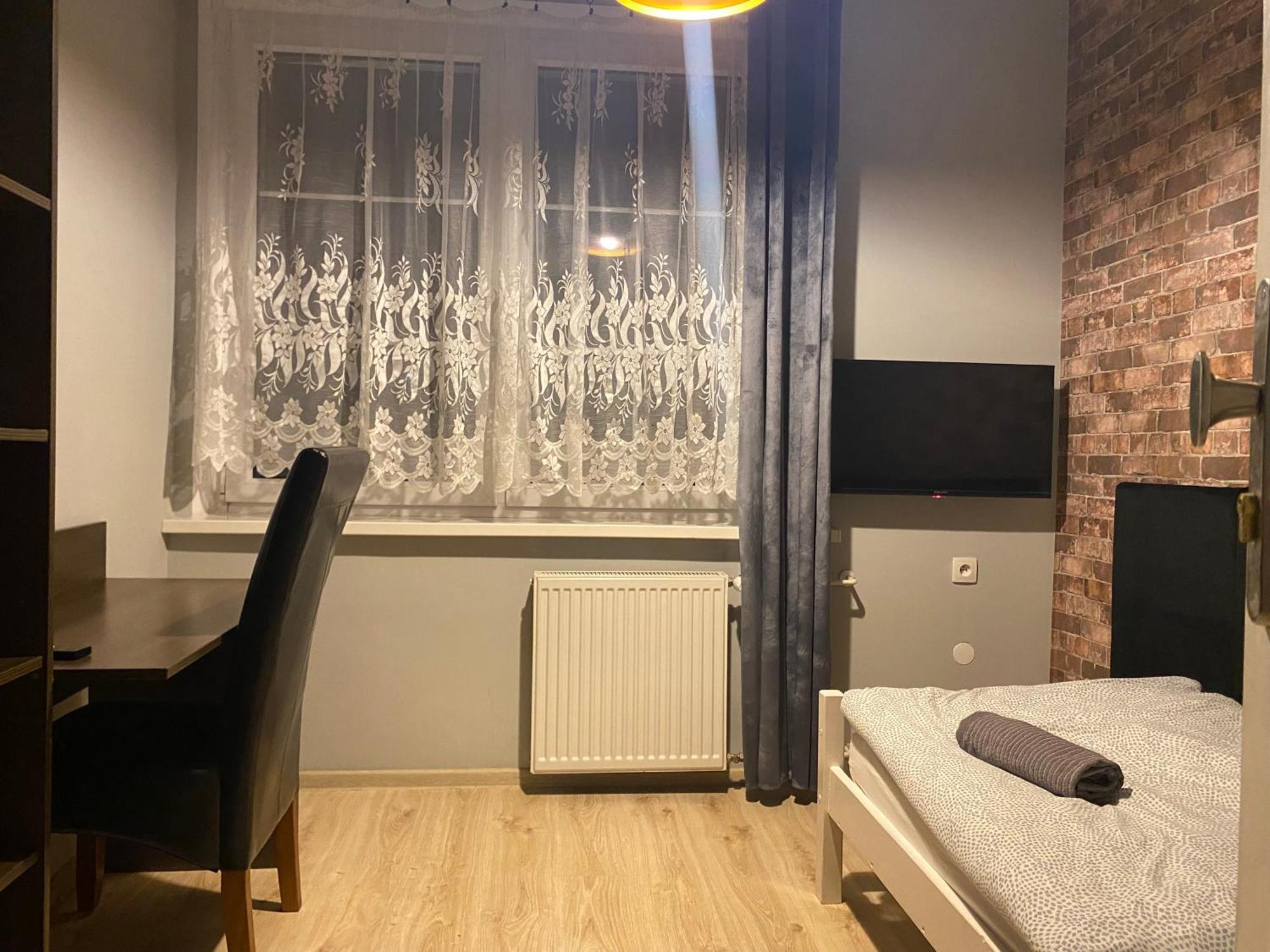 Hostel Przed Switem Gorzow Wielkopolski Exterior photo