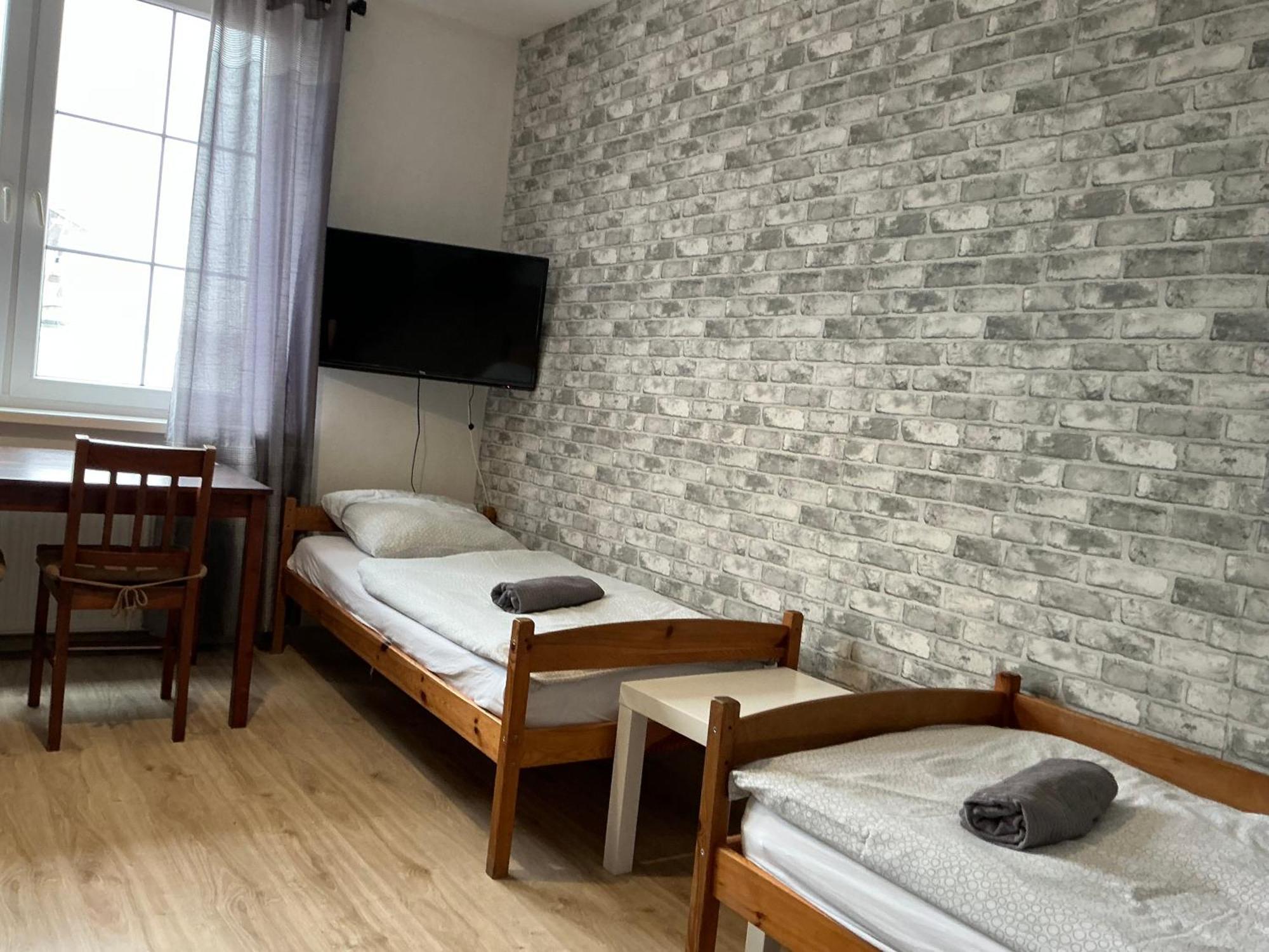 Hostel Przed Switem Gorzow Wielkopolski Exterior photo