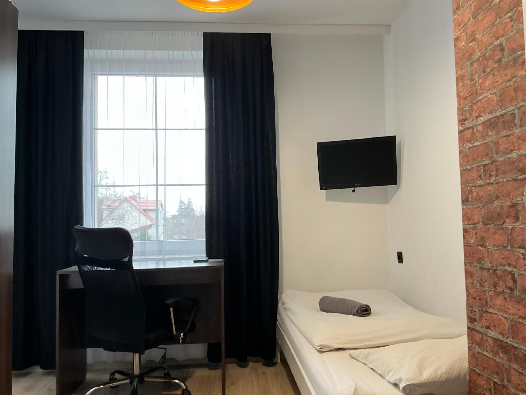 Hostel Przed Switem Gorzow Wielkopolski Exterior photo