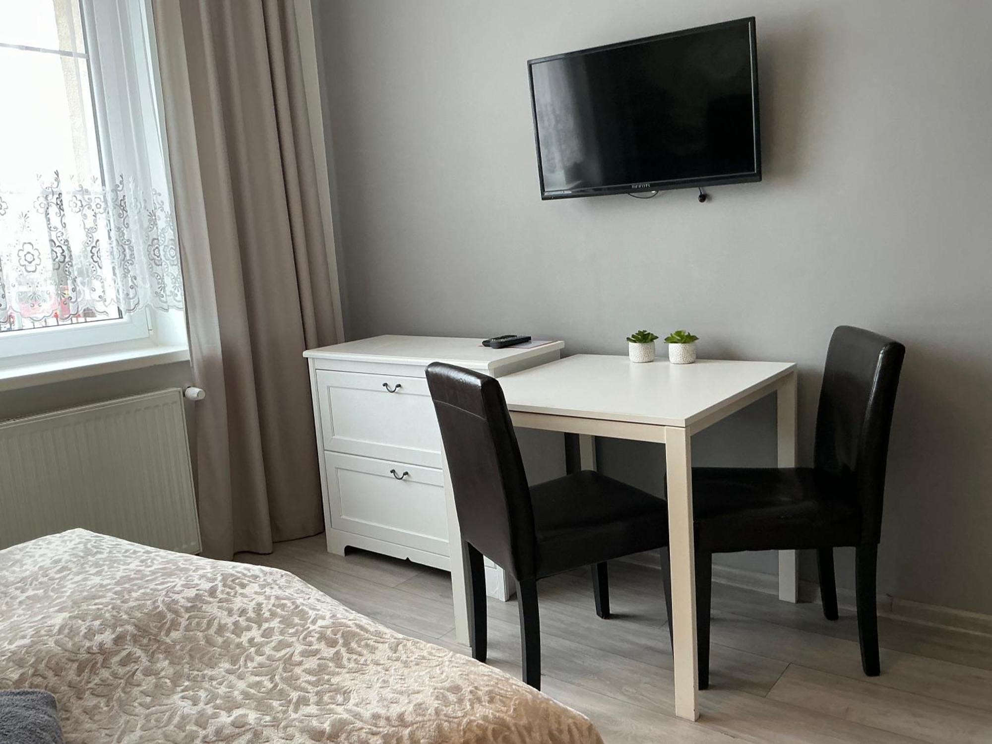 Hostel Przed Switem Gorzow Wielkopolski Exterior photo