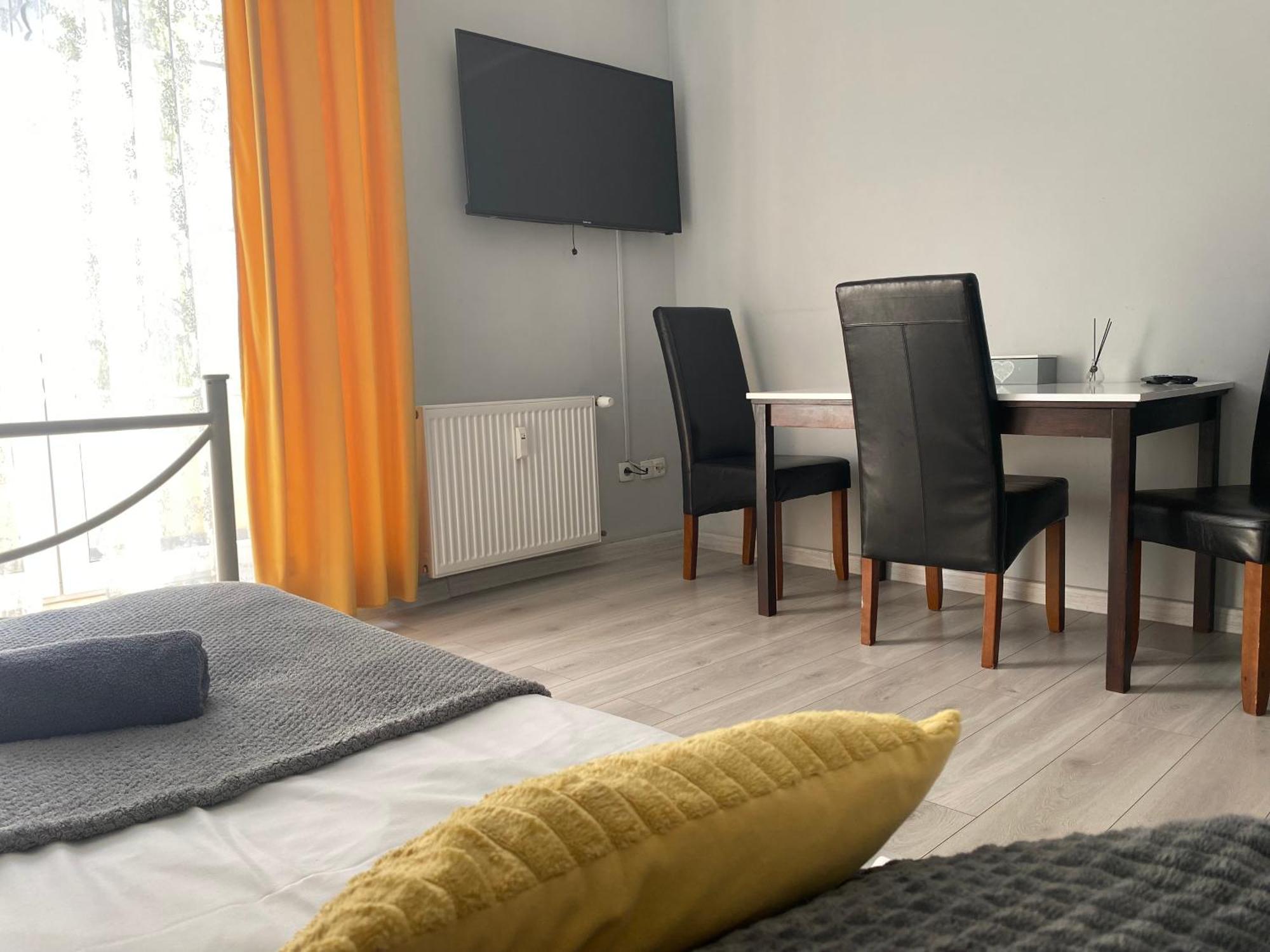 Hostel Przed Switem Gorzow Wielkopolski Exterior photo